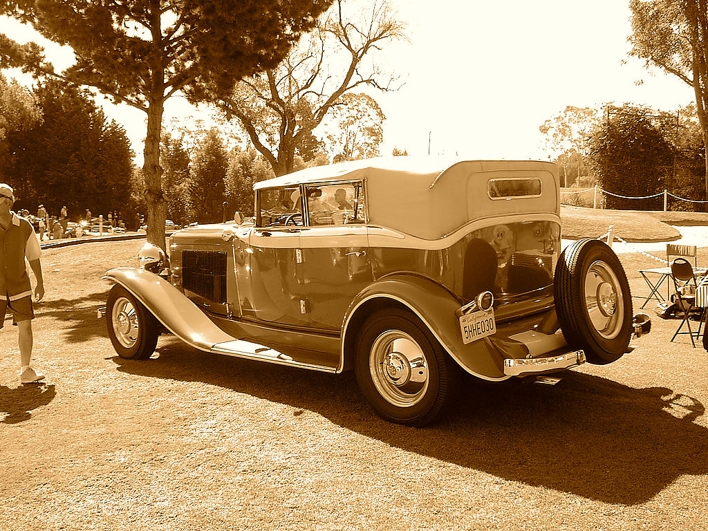 Auburn () 12-160A Phaeton Sedan, 1932:  
