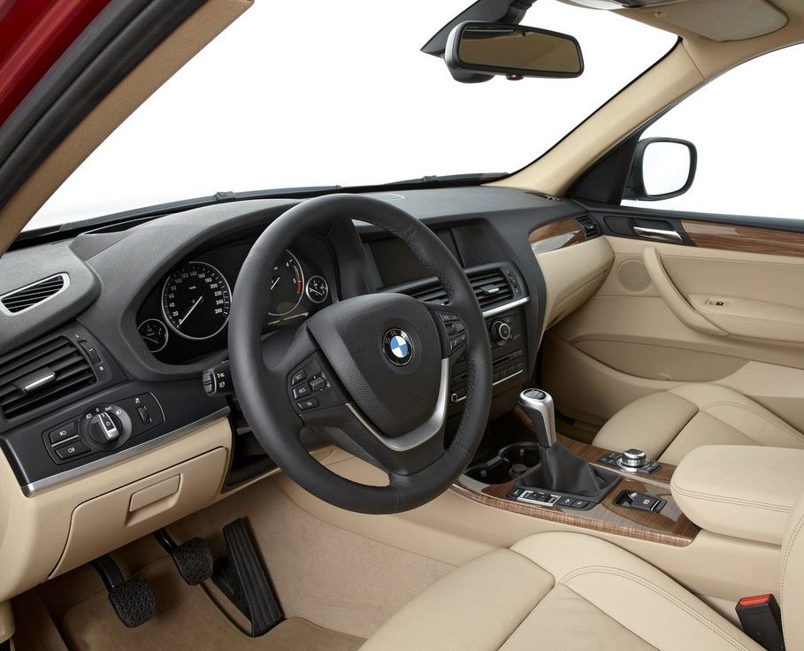 BMW () X3 (F25):  