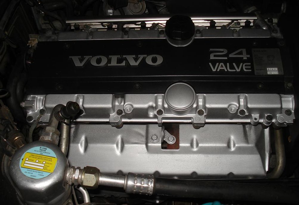 Volvo () B6304F:  