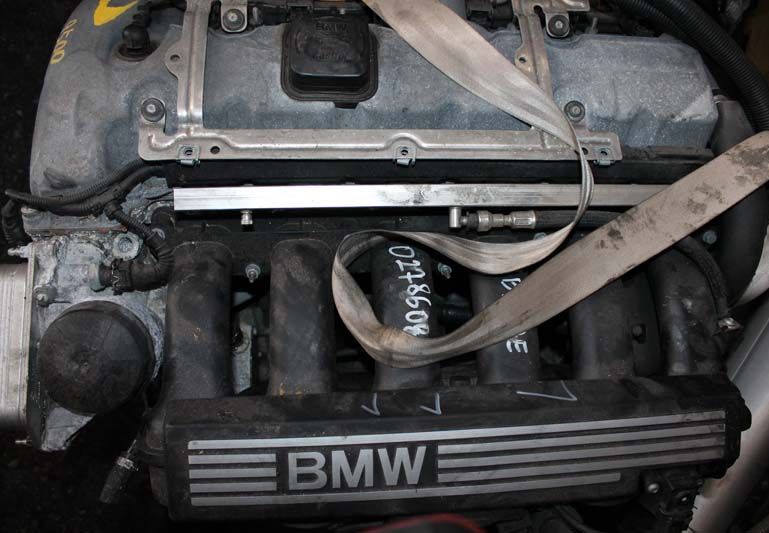 BMW () N52B25:  