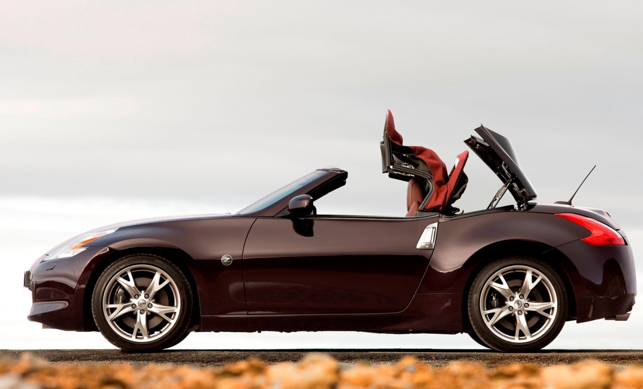 Nissan () 370 Z Roadster (Z34):  