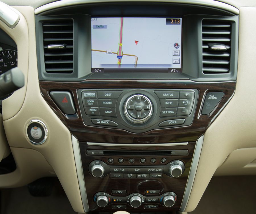 Nissan () Pathfinder IV (R52):  