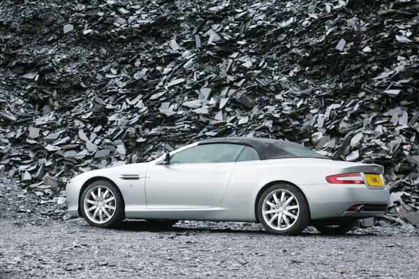Aston Martin ( ) DB9:  
