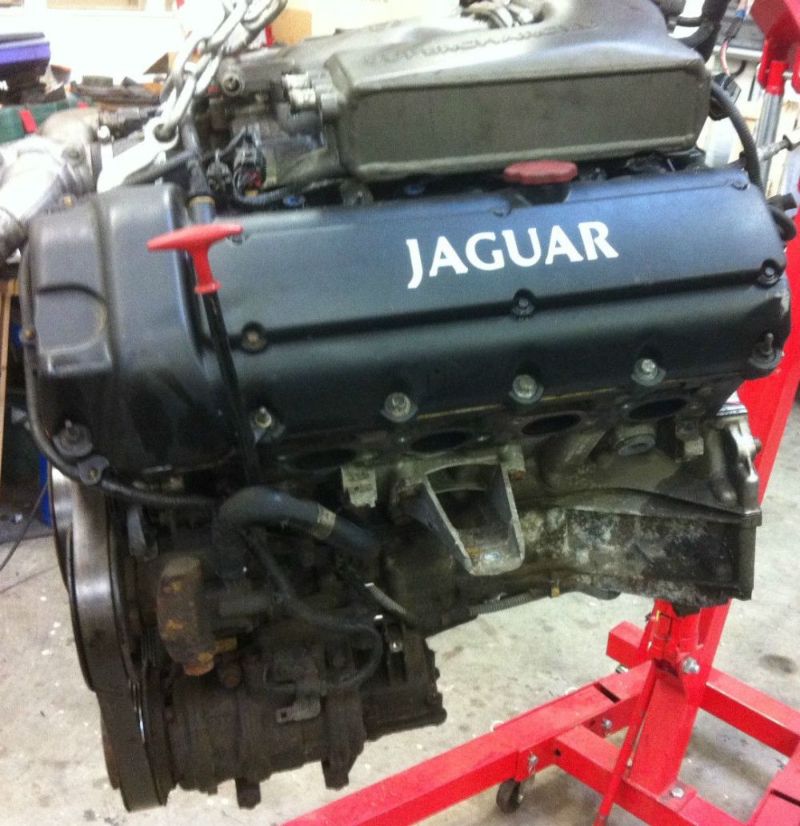 Jaguar () AJ26S V8:  