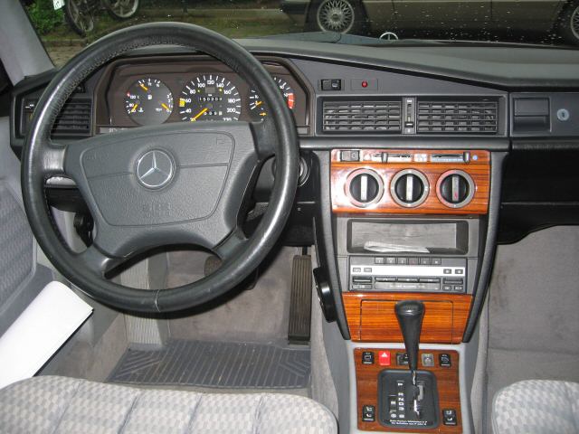 Mercedes Benz () 190 (W201):  