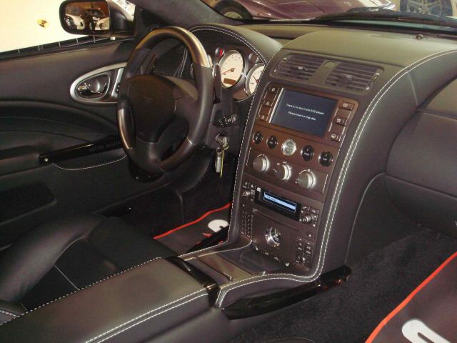 Aston Martin ( ) Vanquish S Ultimate Edition, 2007 :  