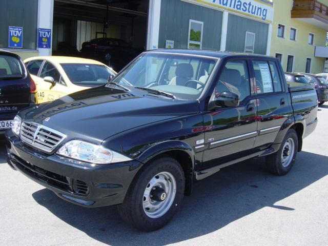 SsangYong () Musso Sports:  