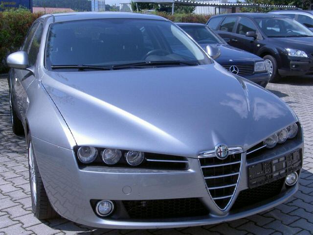 Alfa Romeo ( ) 159 Sportwagon (939):  