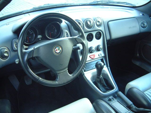 Alfa Romeo ( ) Spider V (916S_):  