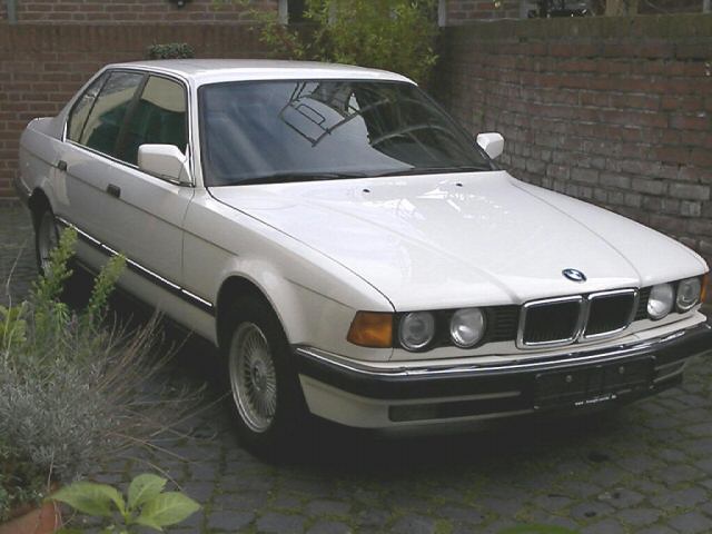 BMW () 7-Series (E32):  