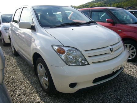 Toyota () Ist I (XP60):  