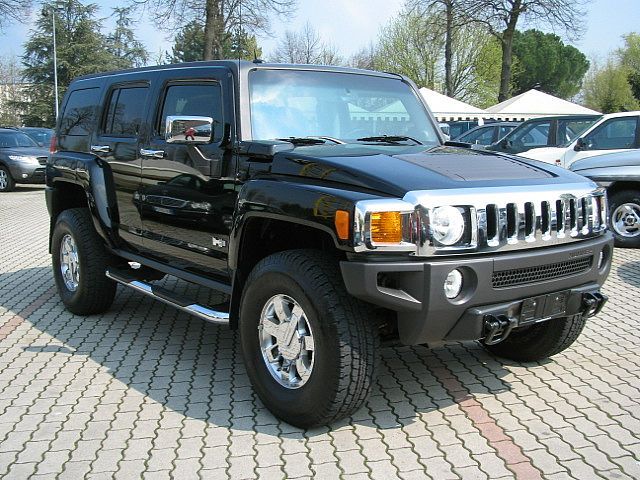 Hummer () H3:  