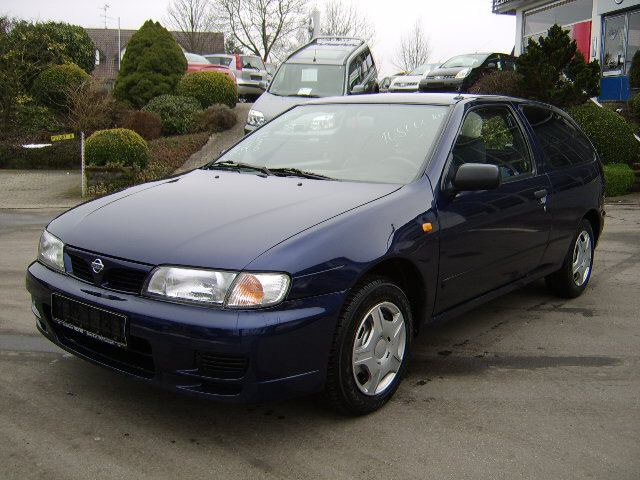 Nissan () Almera I (N15):  