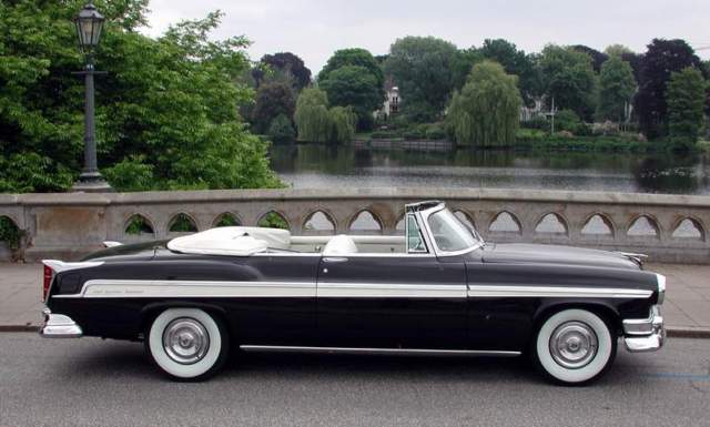 Chrysler () New Yorker Deluxe, 1955:  