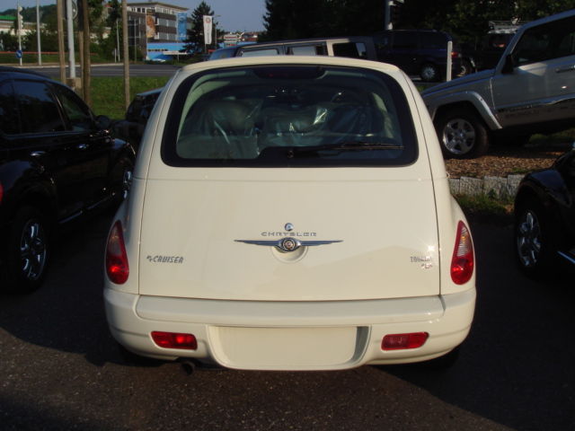 Chrysler () PT Cruiser:  