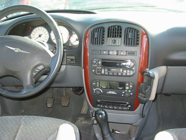 Chrysler () Voyager IV:  