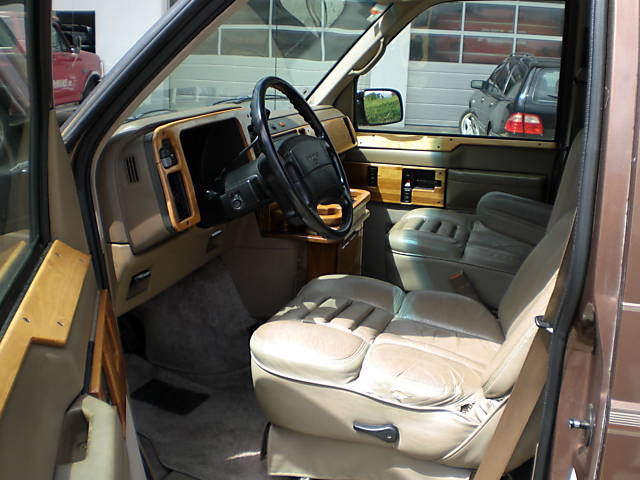 Chevrolet () Astro Van:  