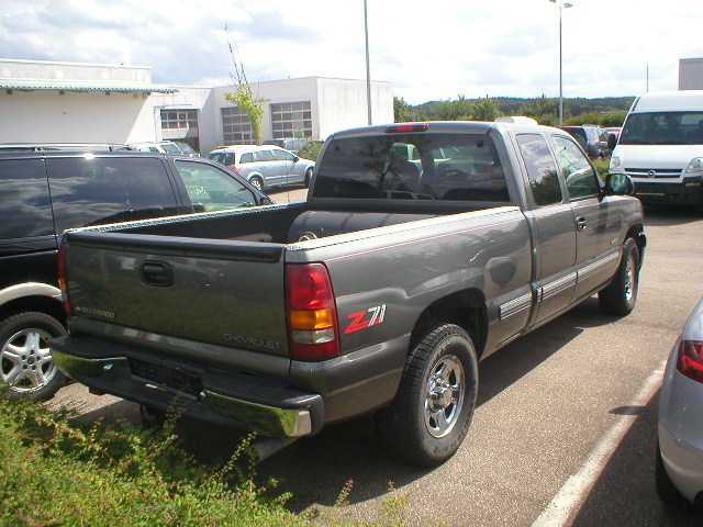 Chevrolet () C1500 Silverado:  