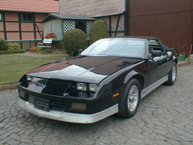 Chevrolet () Camaro III Cabrio Z28, 1988:  