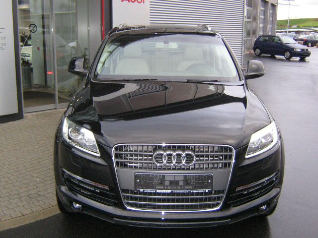 Audi () Q7 I (4LB):  