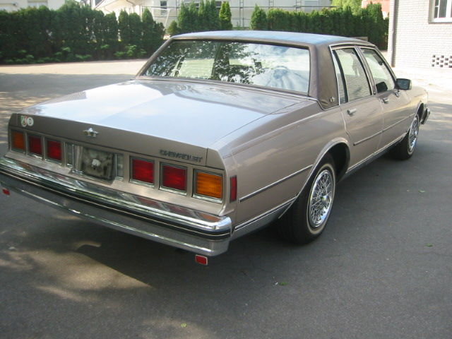 Chevrolet () Caprice (83), 1983:  