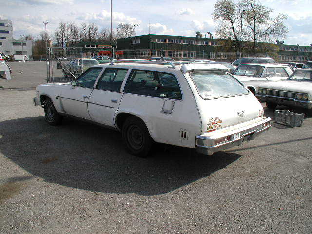 Chevrolet () Chevelle Malibu Classic Wagon, 1975:  