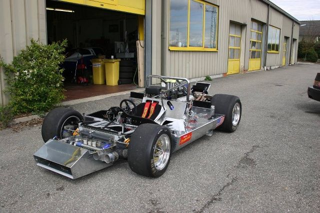 McLaren   () M6 GT:  