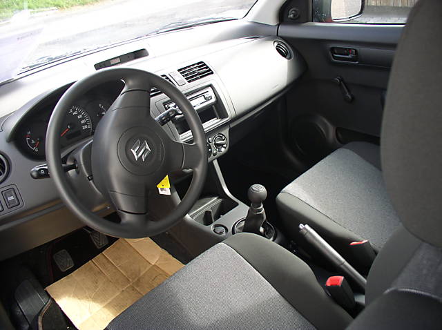 Suzuki () Swift lll:  