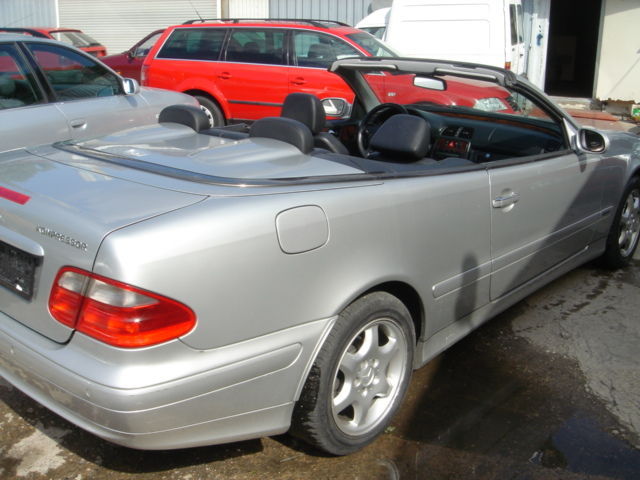 Mercedes Benz () CLK (A208) Cabrio:  