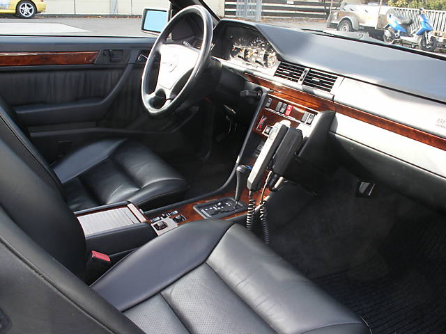 Mercedes Benz () Cabriolet (A124):  