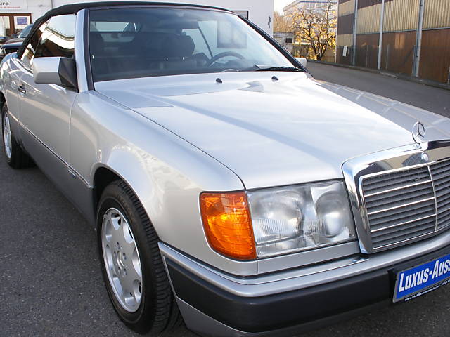 Mercedes Benz () Cabriolet (A124):  