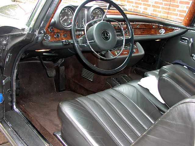 Mercedes Benz () Cabriolet (W111):  