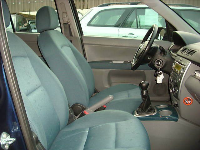 Mazda () 2 I (DY):  