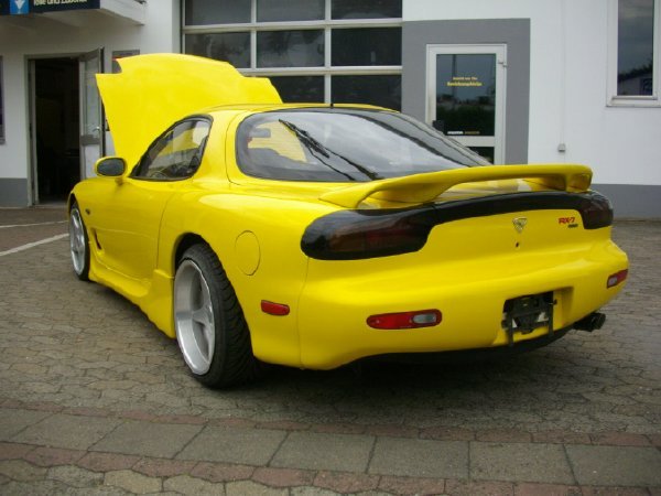 Mazda () RX-7 (FD3S):  