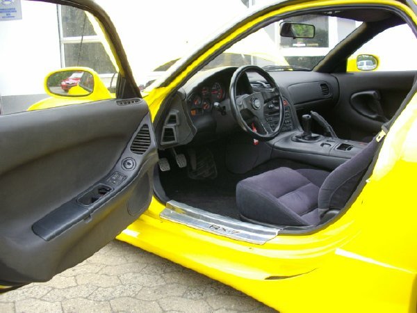 Mazda () RX-7 (FD3S):  