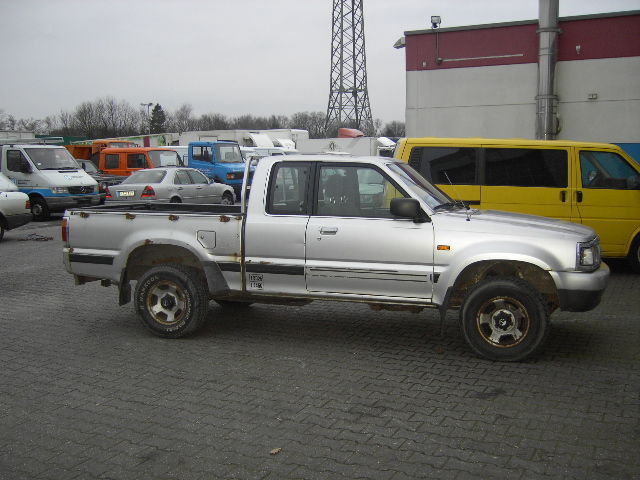 Mazda () B2600:  