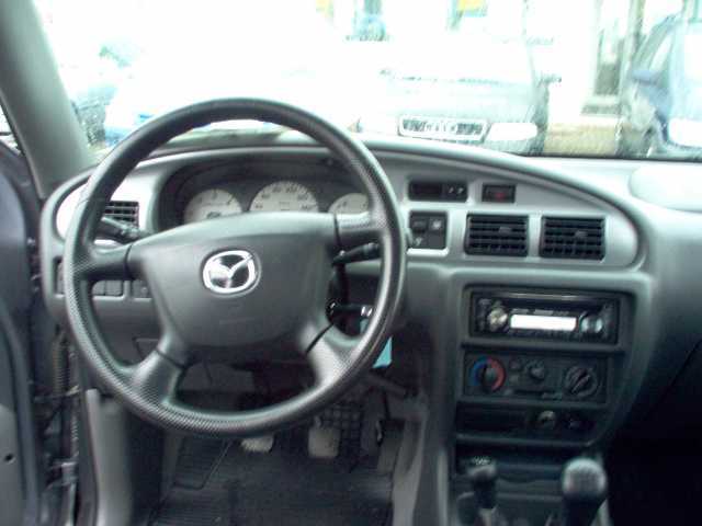 Mazda () B-Serie UN:  