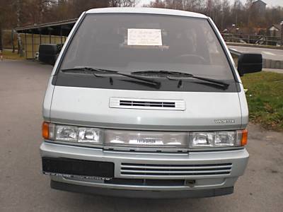 Nissan () Vanette C22:  