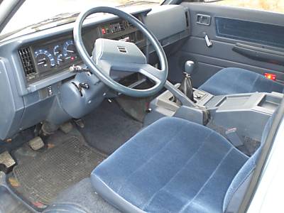 Nissan () Vanette C22:  