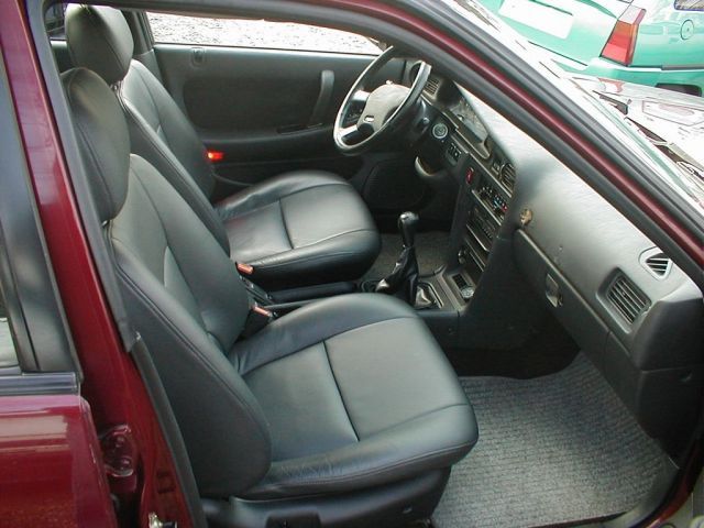 Nissan () Cefiro I (A31):  