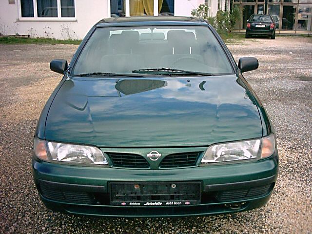 Nissan () Almera I (N15):  