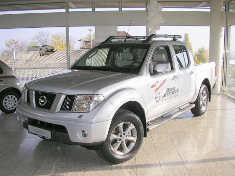Nissan () Navara, Frontier (D40):  