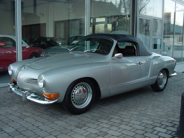 Volkswagen (VW) () Karmann Ghia Cabrio:  