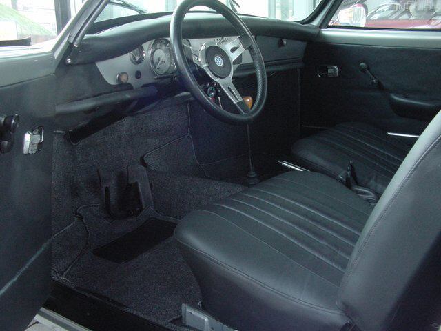Volkswagen (VW) () Karmann Ghia Cabrio:  