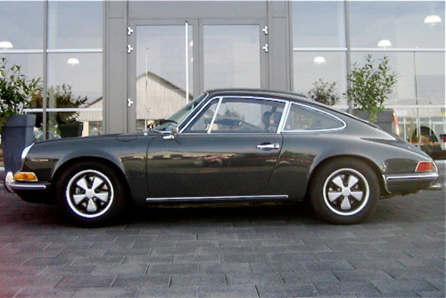 Porsche () 911 (901) 2.0 T Coupe:  