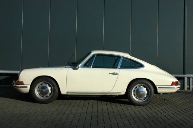 Porsche () 911 (901) 2.0 L:  