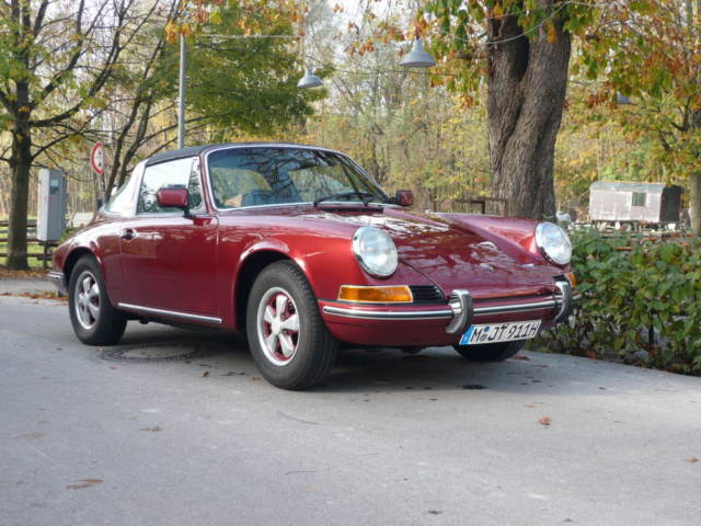 Porsche () 911 (901) T Targa:  