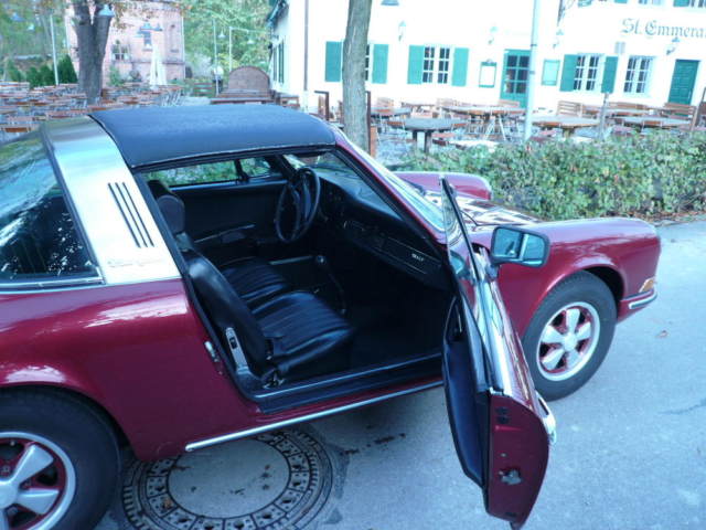 Porsche () 911 (901) T Targa:  