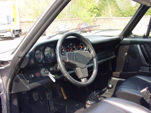 Porsche () 911 (930) Carrera Targa:  