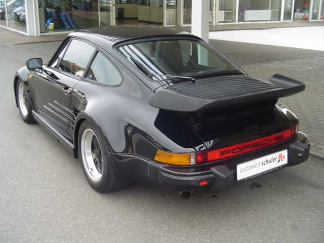 Porsche () 911 (930) Turbo S Slantnose:  
